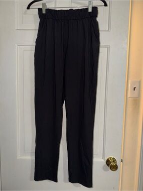 lululemon athletica Black 7/8 length cropped nylon pants